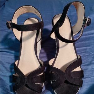 Black wedge shoes